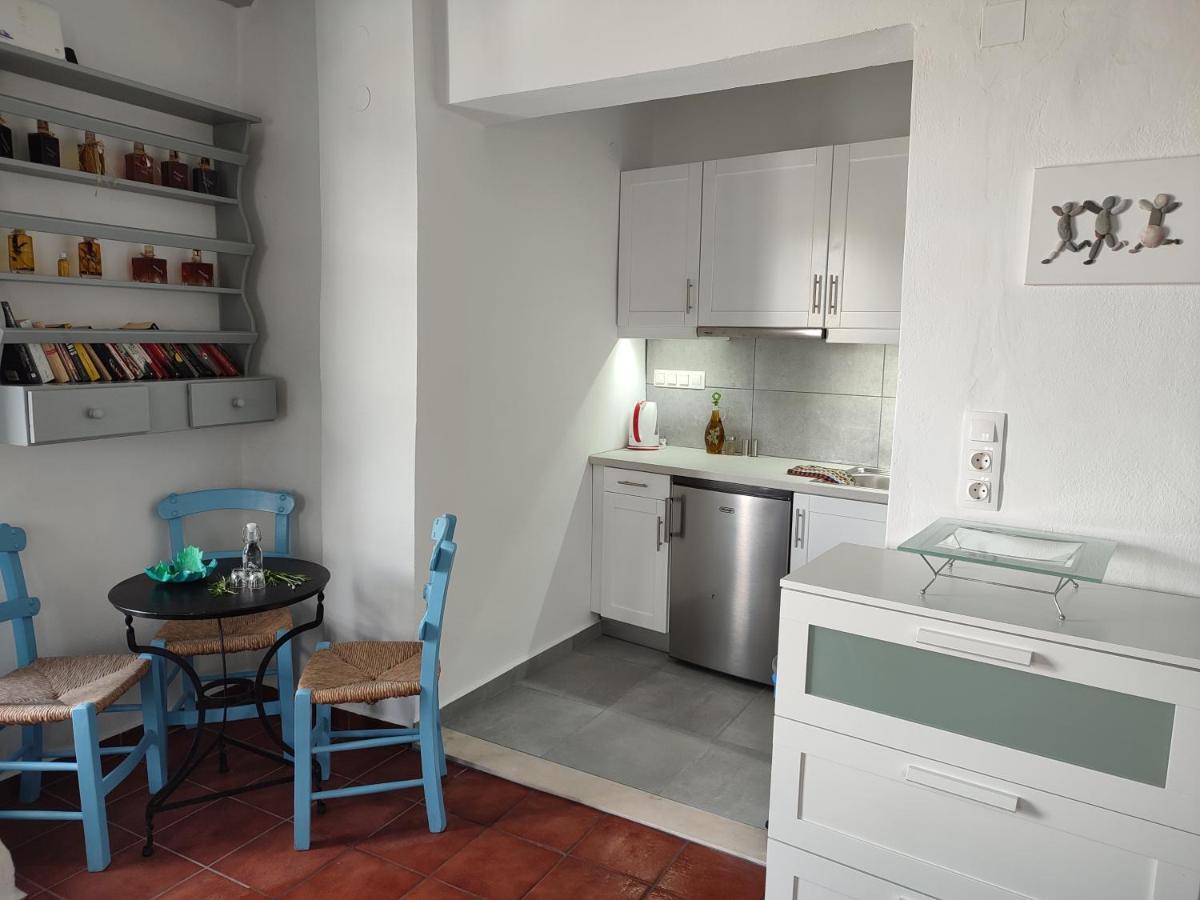 Xenonas Apartment กามิลารี ภายนอก รูปภาพ